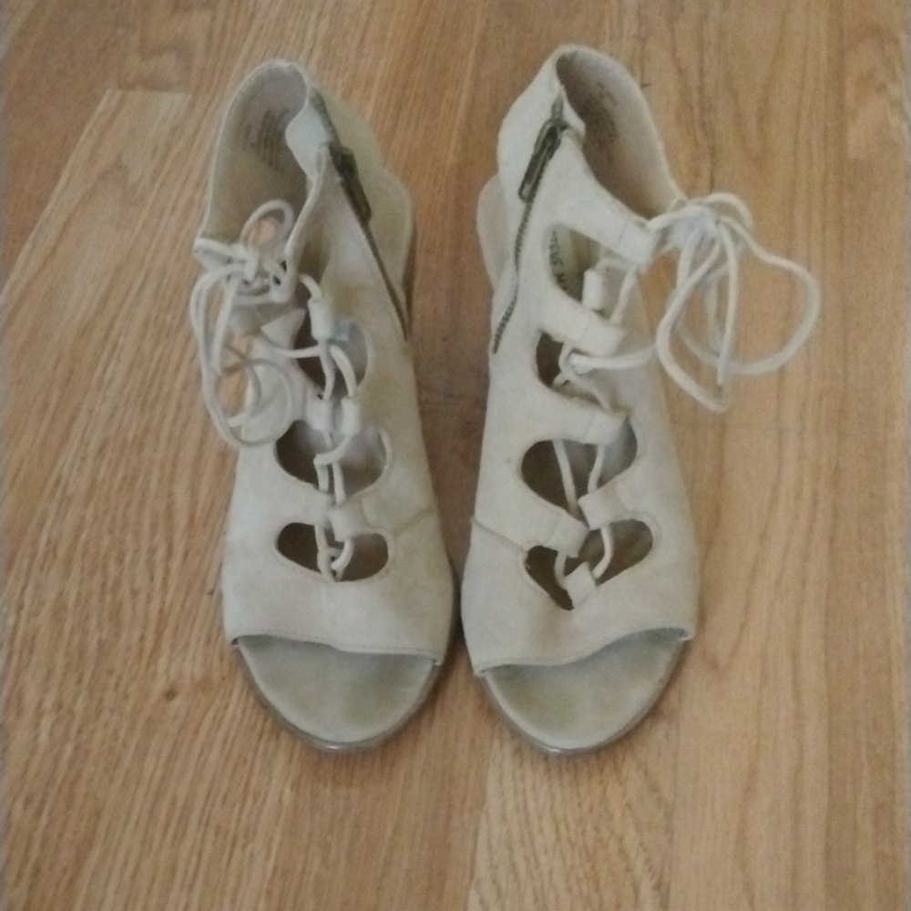 High heels - Picture 2 of 4